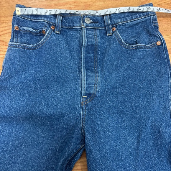 Levi’s Ribcage Straight Ankle Jeans - Picture 14 of 15